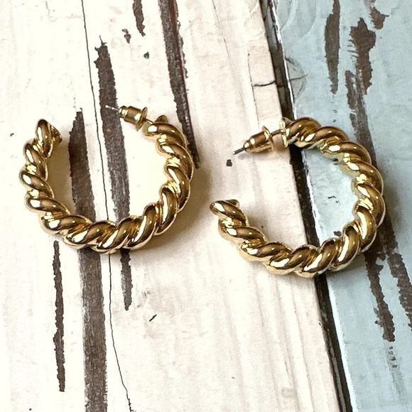 Gold chunky twisted statement gold hoops/earrings/crown chakra/success - Picture 2 of 6